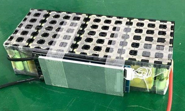 고전압 리튬 이온 배터리 팩의 충전 방법